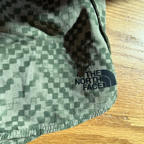 The North Face Green Athletic Shorts with Elastic Waistband - Picture 2 of 4